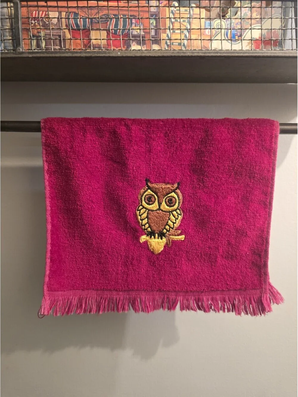 Vintage Lustre Fieldcrest Owl hand towel, red